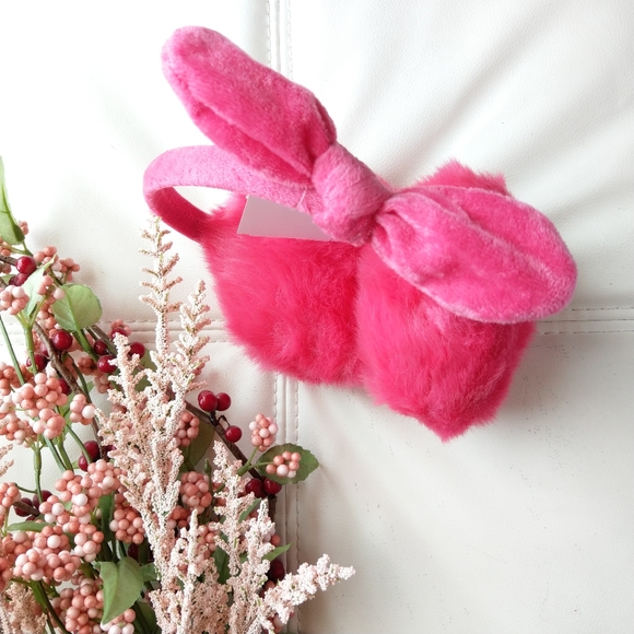 🍒NWT🍒 PINK FAUX FUR EARMUFFS WITH BOW TOP - Picture 5 of 9